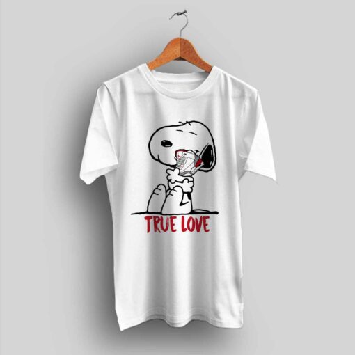 Funny Snoopy Love Sneakers Urban T Shirt - Streetwear