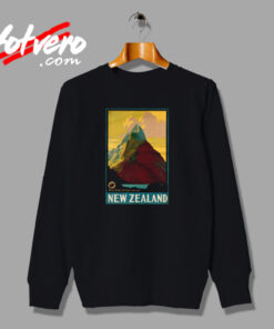 Vintage New Zealand Mitre Peak Mountain Urban Sweatshirt